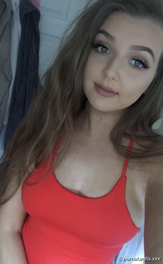 Modelo de Instagram cayó desnuda en línea - Foto 236382