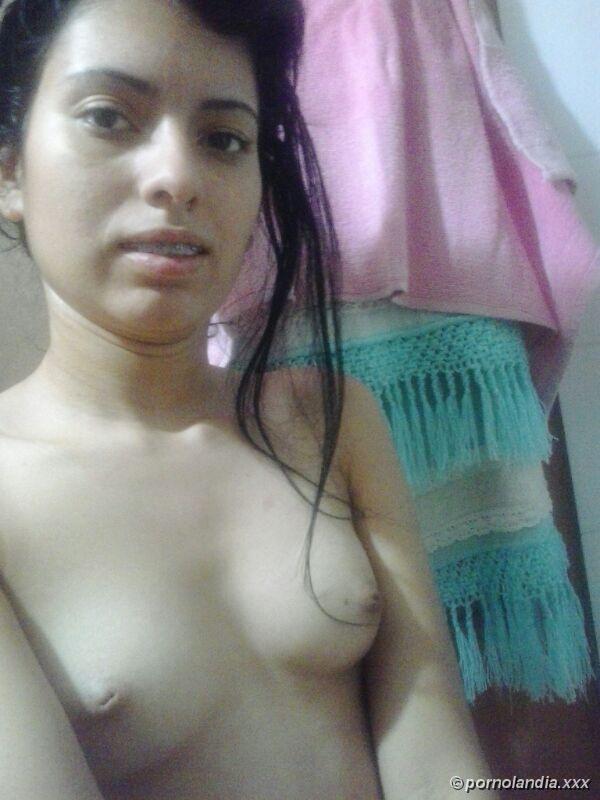 Moreninha se tomó fotos caseras desnuda - Foto 185687