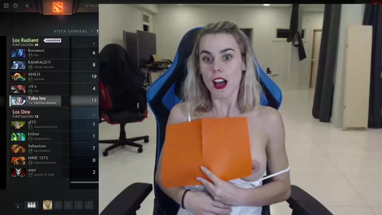 Accidental — Nipple Slip Twitch streamer Regrets Everything