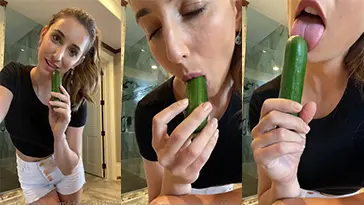 Christina Khalil — Cucumber sexo oral video