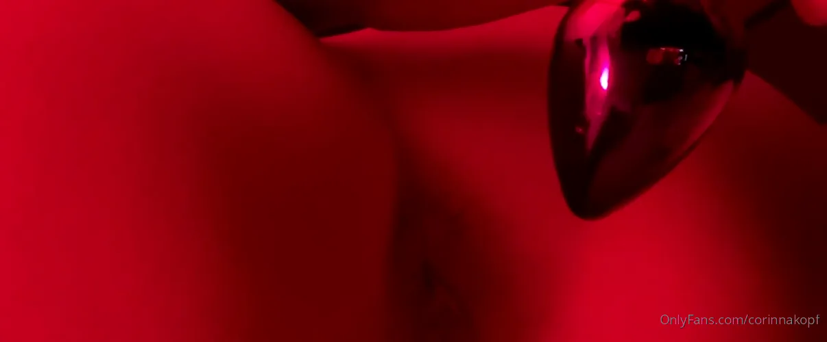 Corinna Kopf — Slip en Buttplug video de OnlyFans