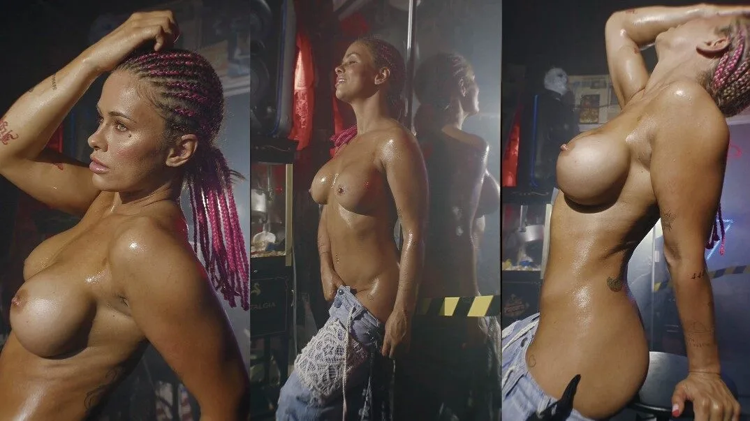 Paige VanZant — Sweaty sin camiseta Photoshoot video