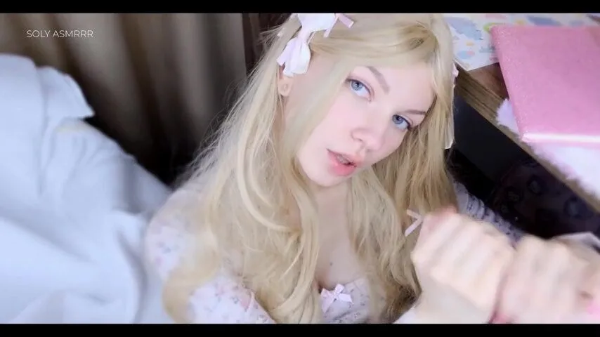 Soly ASMR — Sloppy lamiendo Handjob video de OnlyFans
