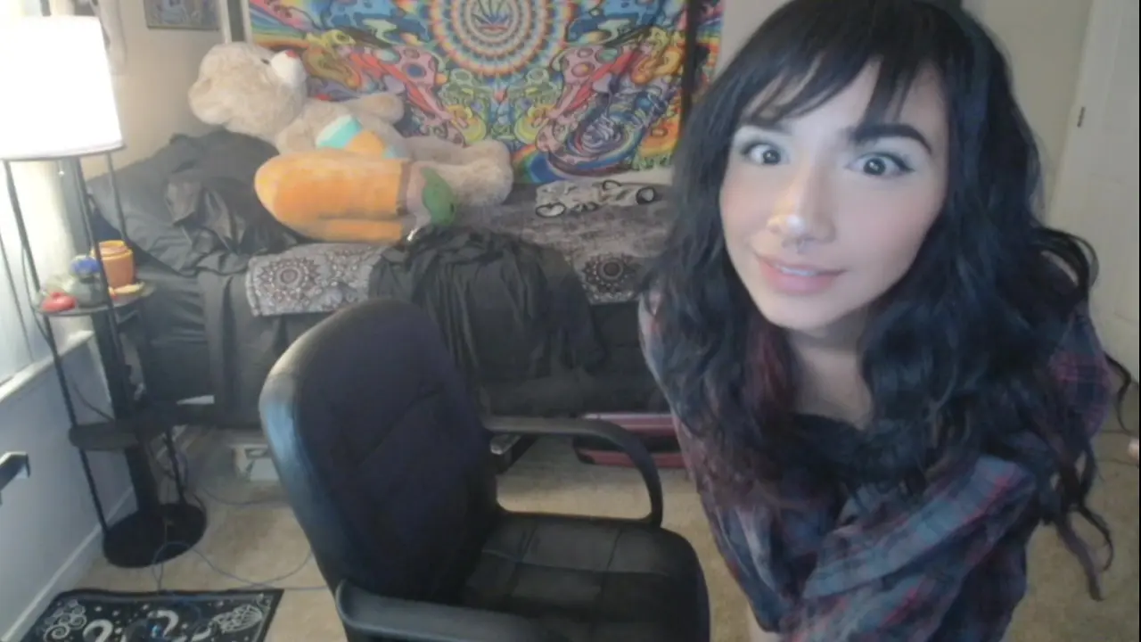 Yourtokengirl — pechos pequeños transparente top video de Twitch